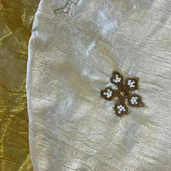 Vintage Christmas Tree Skirt Gold & Cream Reindeers - Picture 2 of 7